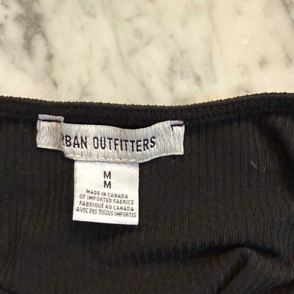 Urban Outfitters Black tee with low back. - Picture 4 of 5